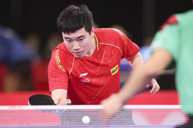 着年轻球员 着年轻球员